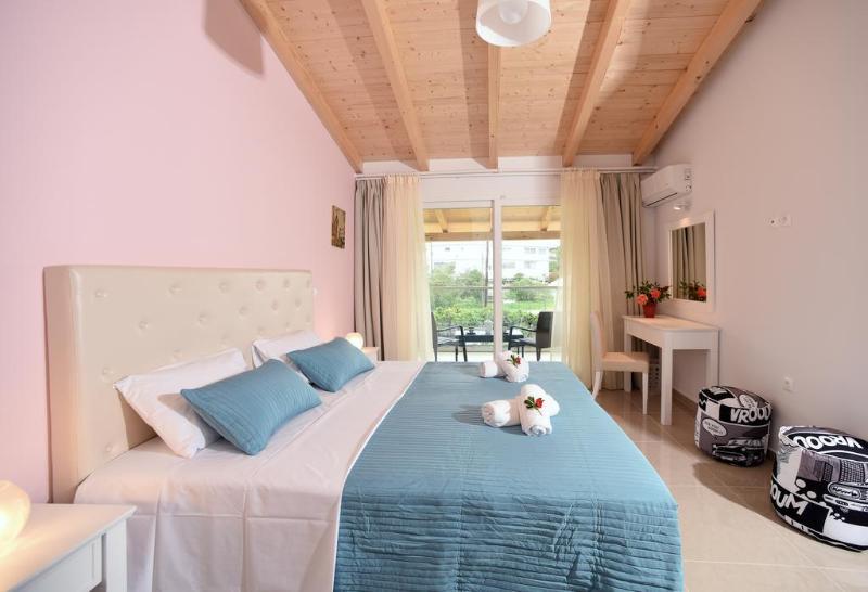 גאוביה Palapart Gikas Suites And Studios מראה חיצוני תמונה